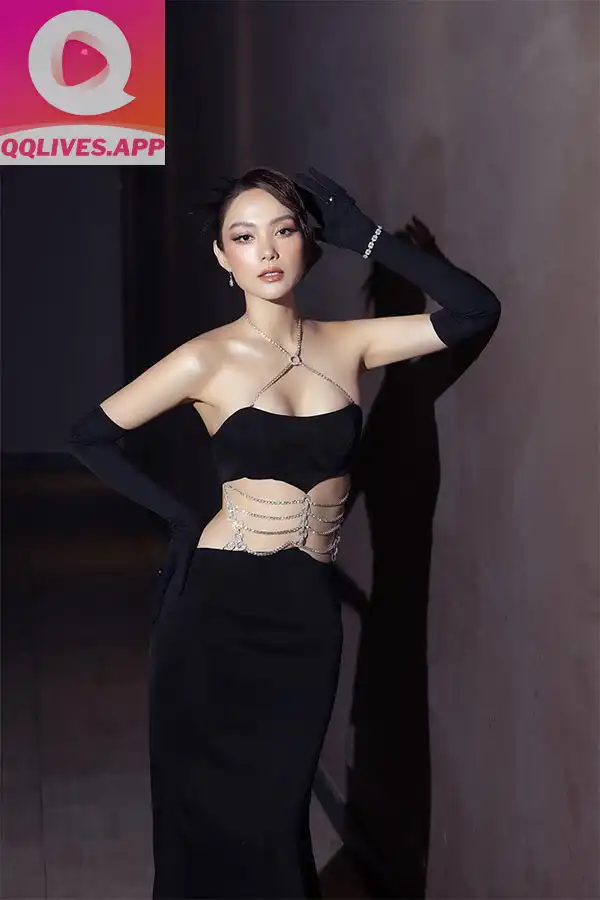 Ảnh ca sĩ minh hằng sexy gợi cảm