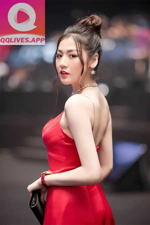 Ảnh hot girl dương tú anh xinh đẹp