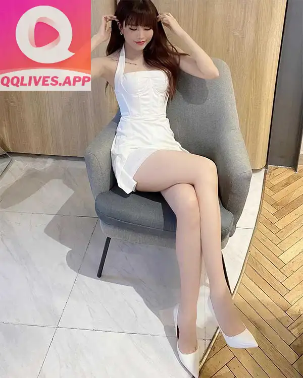 Ảnh hot girl thiều bảo trâm nóng bỏng