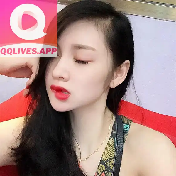 Ảnh hot girl đinh bích nhạn gợi cảm