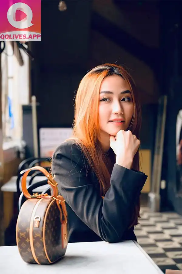 Ảnh hot girl ngân khánh xinh xắn