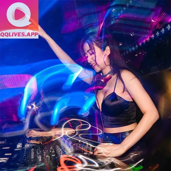 Ảnh hot girl dj trang moon 3