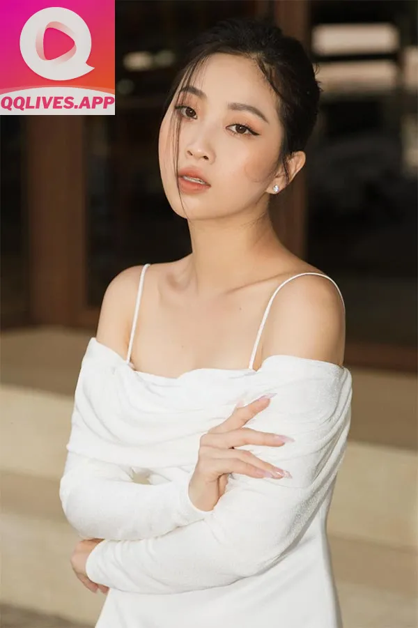 Ảnh hot girl liêu hà trinh 3